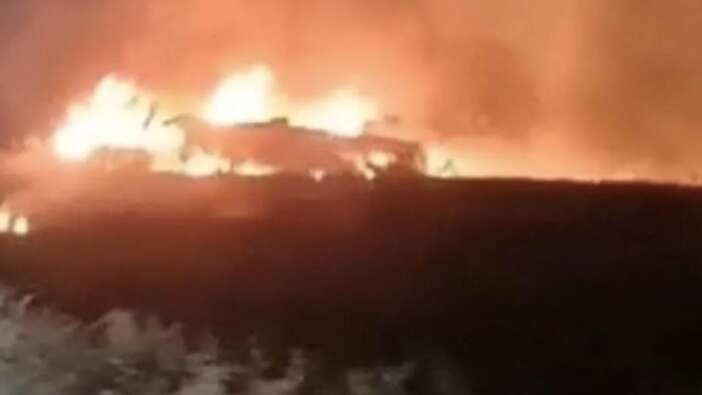 Ukrayna'ya ait nakliye uçağı düştü: Hayatını kaybedenler var