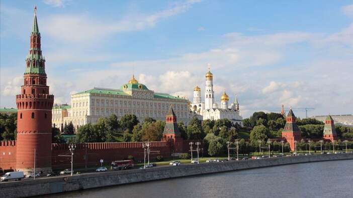 Kremlin: Yeni sistemi reddeden diğer ülkelerin de gazı kesilebilir