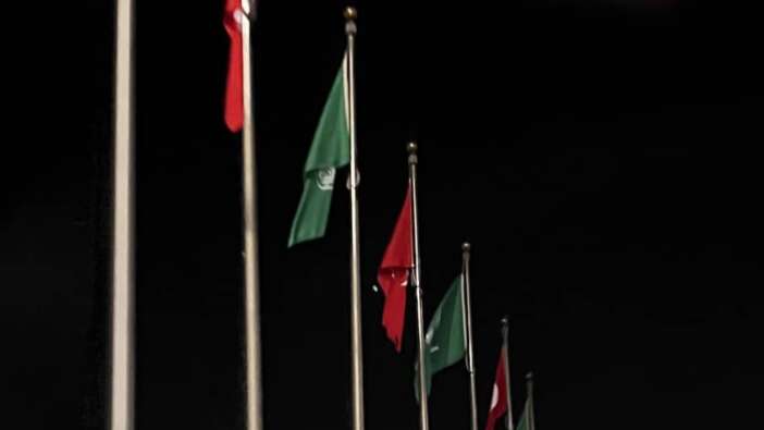 Hazırlıklar tamam: Suudi Arabistan'da Türk bayrakları dalgalanıyor!