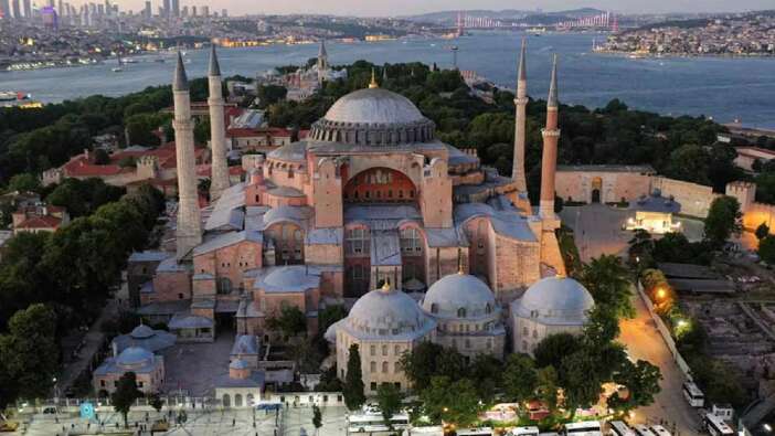 Ayasofya'da tahribat iddiasına yalanlama!