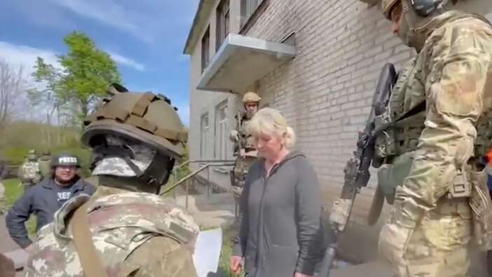 Ukrayna'da özel kuvvetler 'vatan hainlerinin' peşine düştü: Operasyon anları kameraya böyle yansıdı