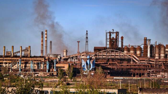 Rusya’nın Azovstal fabrikasına fosfor bombası ile saldırı düzenlediği iddia edildi