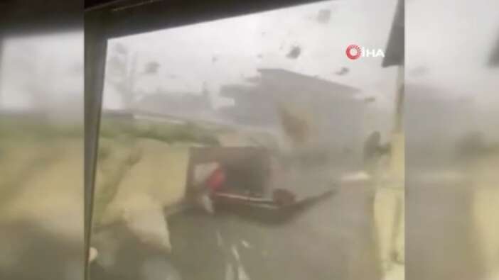 Almanya’yı hortum vurdu! 10'u ağır 30 kişi yaralandı