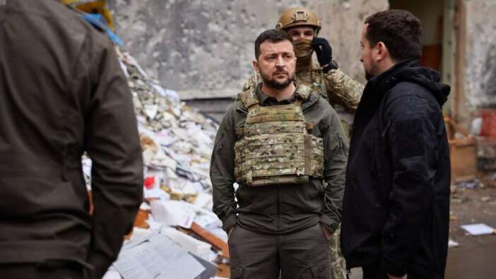 Zelenskiy, cephe hattındaki Harkov’u ziyaret etti