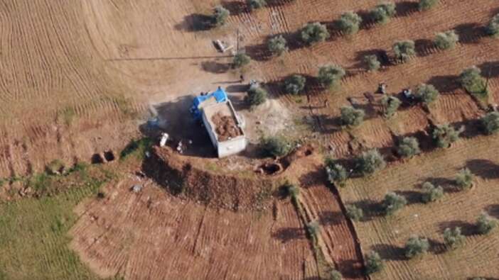 Suriye'nin kuzeyinde teröristler kaçacak delik arıyor: PKK/YPG'li teröristlerin tünelleri havadan böyle görüntülendi