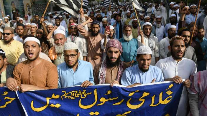 Hintli siyasi Sharma, Hazreti Muhammed’e hakaret etmişti! Pakistan’da protesto edildi