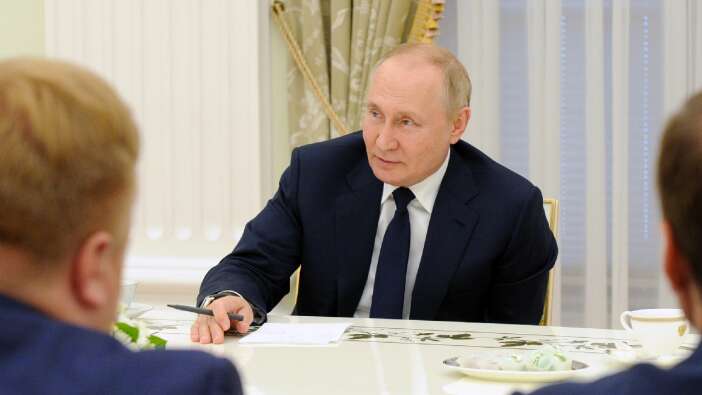 Putin'den hodri meydan: Batı bizi savaş alanında yenmek istiyorsa, bırakın denesinler