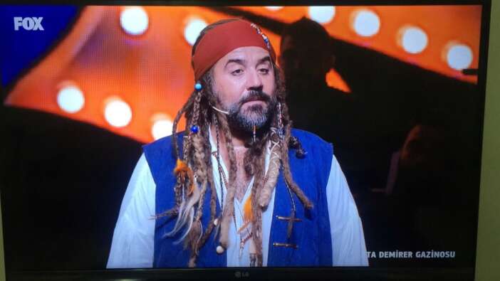 Ata Demirer Gazinosu bayram programında dansöz skandalı