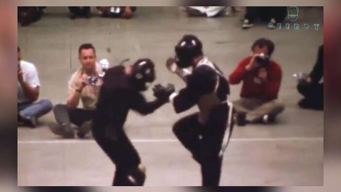 Bruce Lee'nin kameraya kaydedilmiş TEK GERÇEK dövüş görüntüsü! / VİDEO