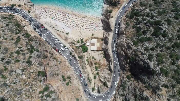 Bayram tatilinde turistlerin akınına uğradı. Nüfusu 4 katına çıktı