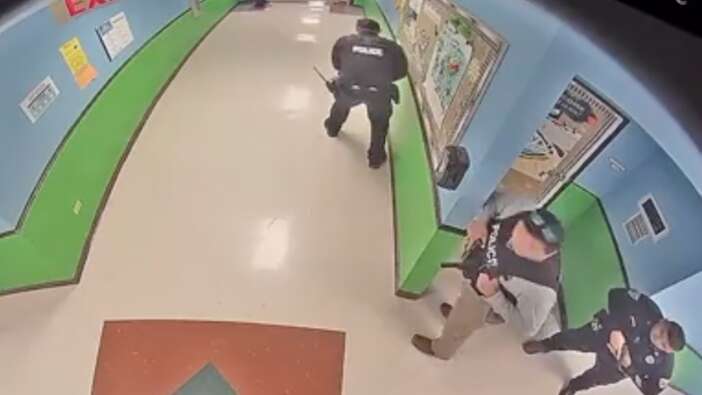 Teksas'taki okul katliamından yeni görüntüler geldi: Polis, 77 dakika boyunca müdahale etmedi