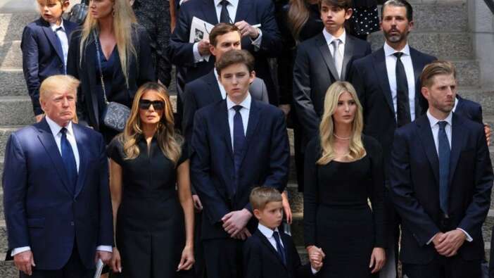 Melanie Trup, kocasının ilk eşi Ivana Trump’ın cenaze törenine katıldı.