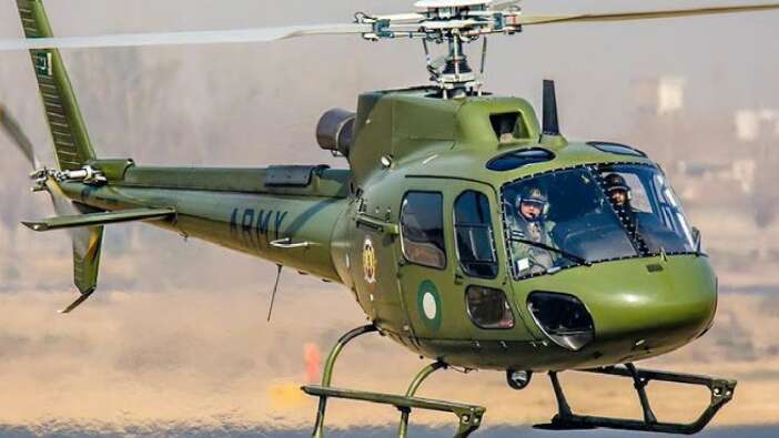 Pakistan'da içinde korgeneralin de bulunduğu askeri helikopterden haber alınamıyor