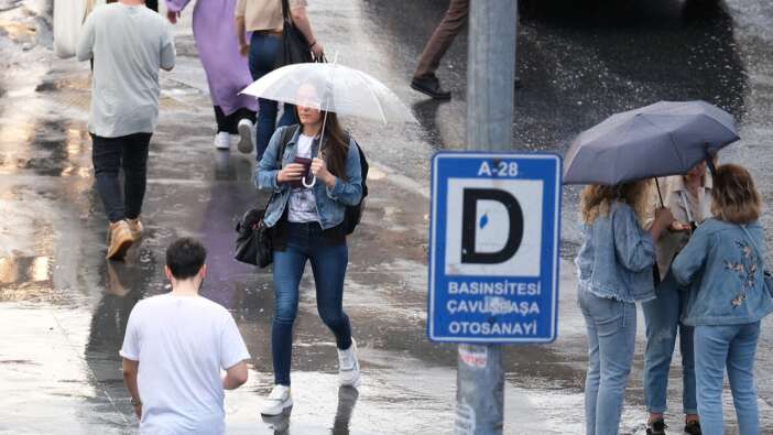 Meteoroloji, AKOM ve AFAD'dan peş peşe uyarı! "Tedbirli olun, çok kuvvetli geliyor"