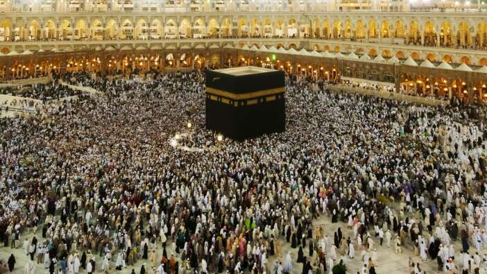 Suudi Arabistan'dan umre kararı: Tüm vize türlerine izin verilecek