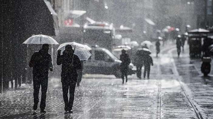 Meteoroloji'den sonra bir uyarı da AKOM'dan geldi: İstanbul'da yağış için tarih verdiler
