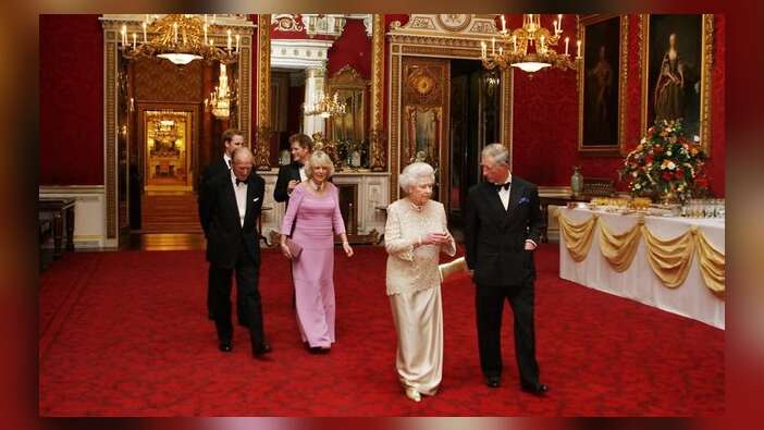 BBC uyuma! Buckingham Sarayı'nda çok fazla 'altın' var