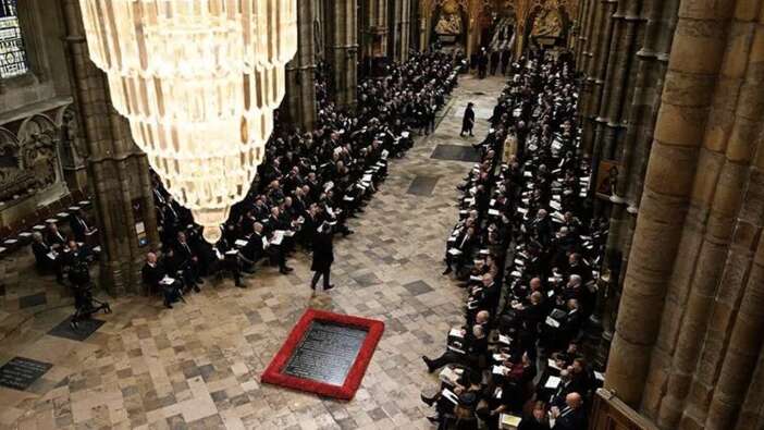 İngiltere Kraliçesi 2. Elizabeth'in cenaze töreni başladı: İşte törende yaşananlar