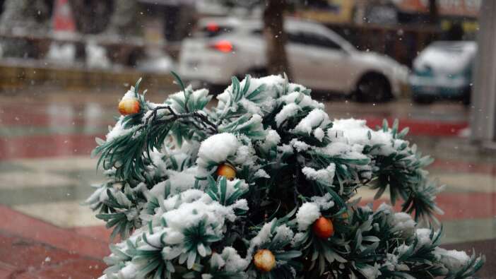 Sıcaklıklar 8 derece birden düşecek! Meteoroloji'den 'turuncu' uyarı! Kar görülecek...