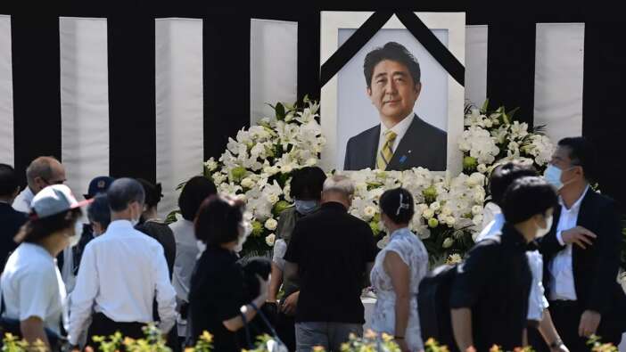 Shinzo Aba için düzenlenen devlet töreni Japonya'yı karıştırdı: Kraliçe Elizabeth'in cenazesinden pahalı
