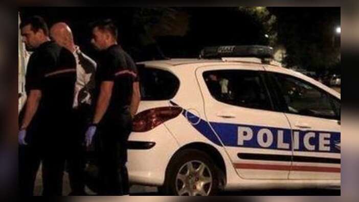 Fransa'da  cami önünde silahlı saldırı