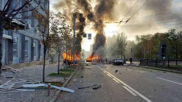 Kiev'deki Alman Büyükelçiliği vuruldu