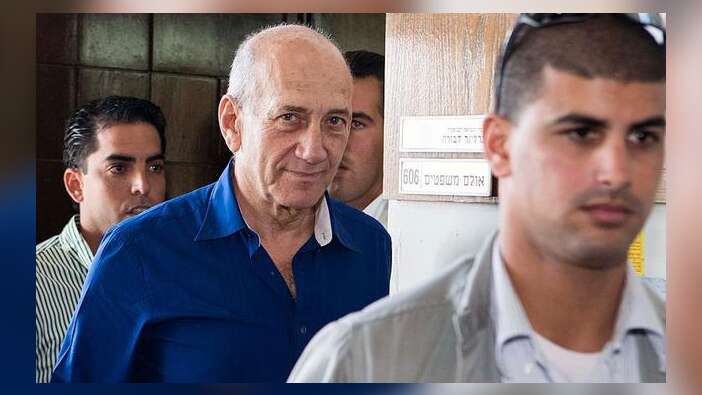 Eski İsrail Başbakanı Olmert hapisten çıktı