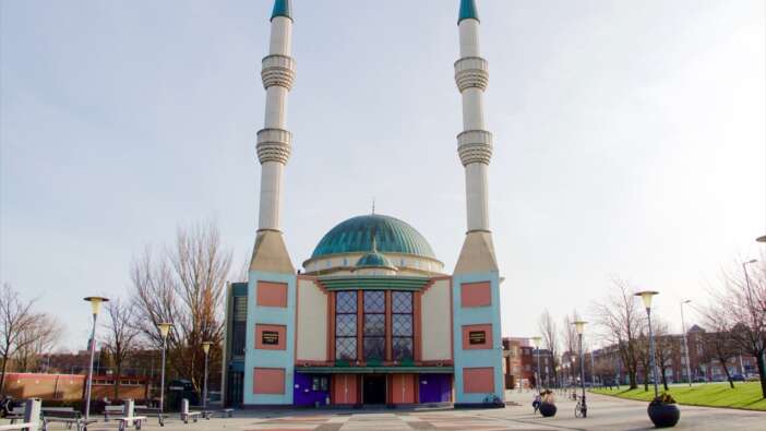 Hollanda’da camiler baskı altında! Hedef gösteriliyorlar...