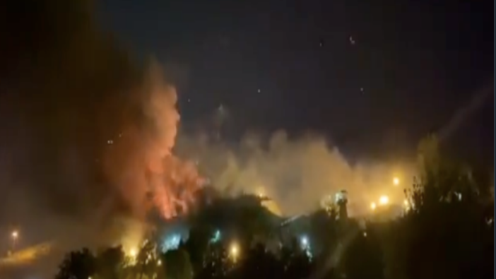 İran Evin Hapishanesi'nde yangın! Silah sesleri yükseliyor
