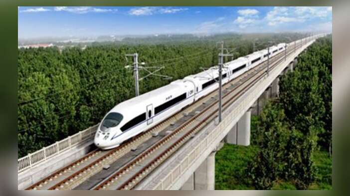 Milyonlarca kişiye tren ve uçağa binme yasağı!