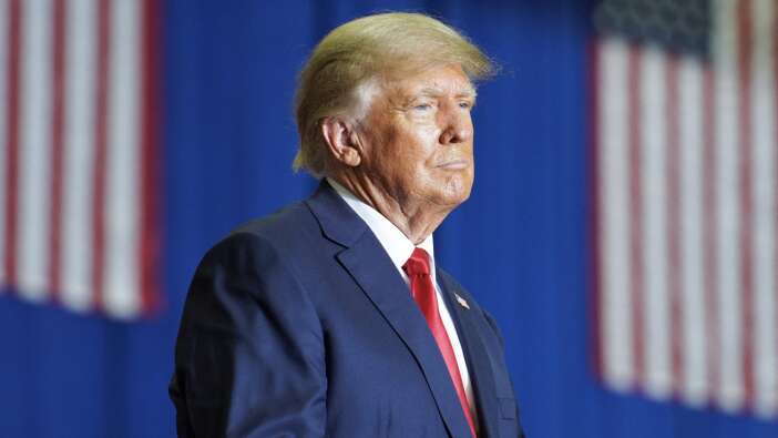 ABD eski başkanı Donald Trump'tan şaşırtan çağrı: "Salı günü tutuklanacağım. Protesto edin ve ülkenizi geri alın"