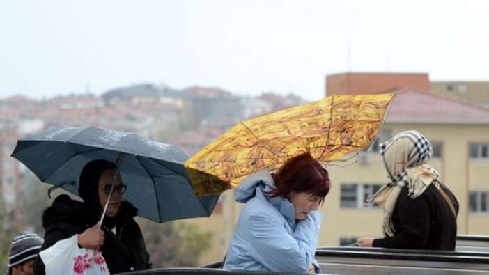 Yarına dikkat! Meteoroloji Doğu Karadeniz ve Akdeniz'e fırtına uyarısı yaptı