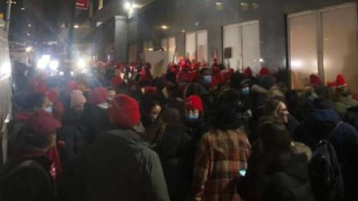 New York’ta, geçim sıkıntısını protesto eden 7000 hemşire iş bırakma eylemi yaptı
