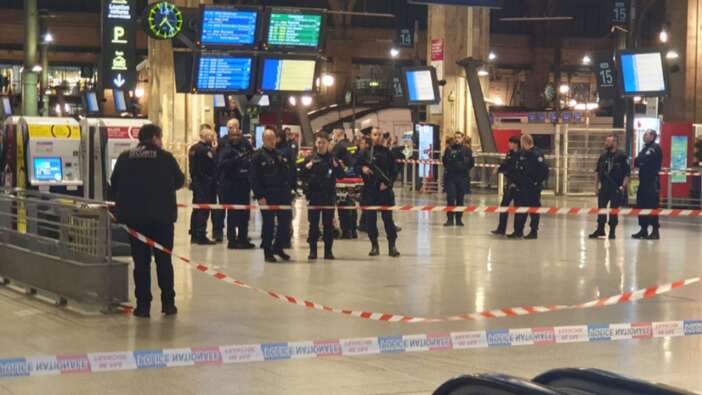 Paris'te tren istasyonunda saldırı! Çok sayıda yaralı var...