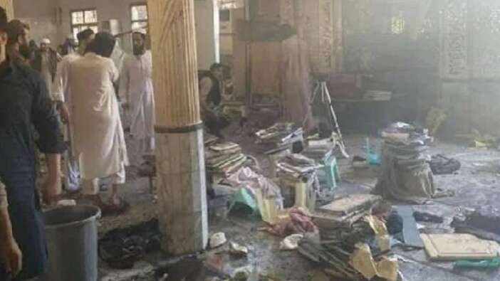 Pakistan'da camiye bombalı saldırı