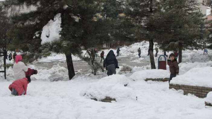 Ağrı ve Van'da eğitime 1 gün ara!