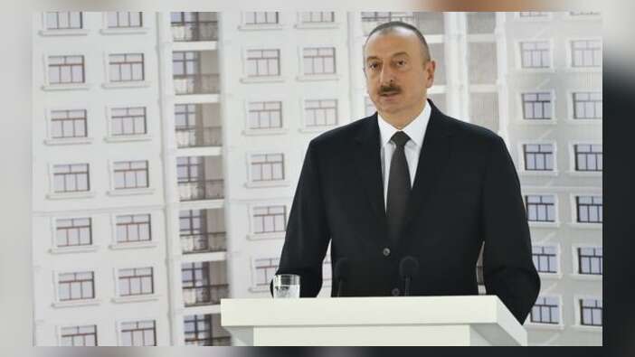 Aliyev'den basın gününde 255 gazeteciye hediye ev!