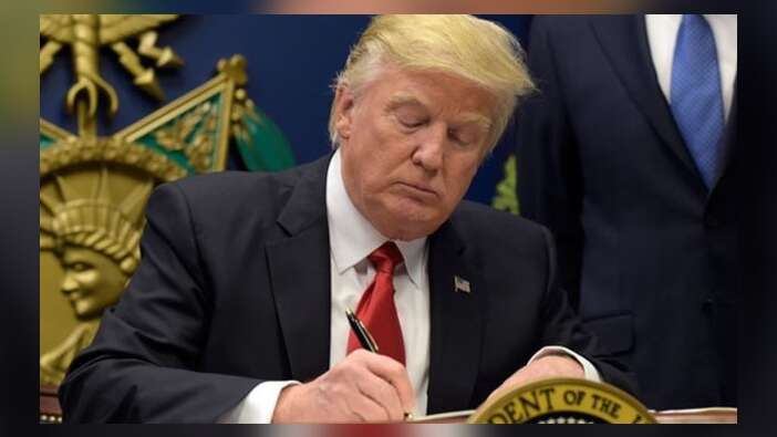 Trump Rusya'ya yaptırım yasasını onayladı!