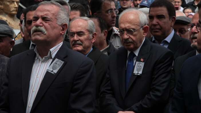 Kılıçdaroğlu ailesinin acı günü: Kemal Kılıçdaroğlu kayınbiraderinin cenaze törenine katıldı