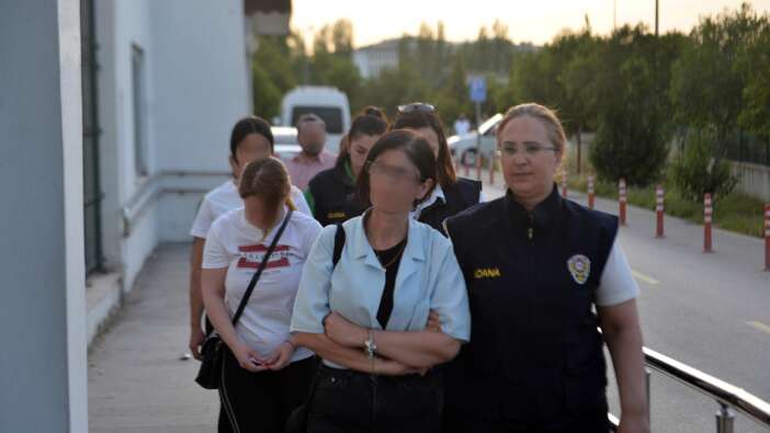 Depremzedelere hakaret suçlamasıyla 8 kişi gözaltına alındı