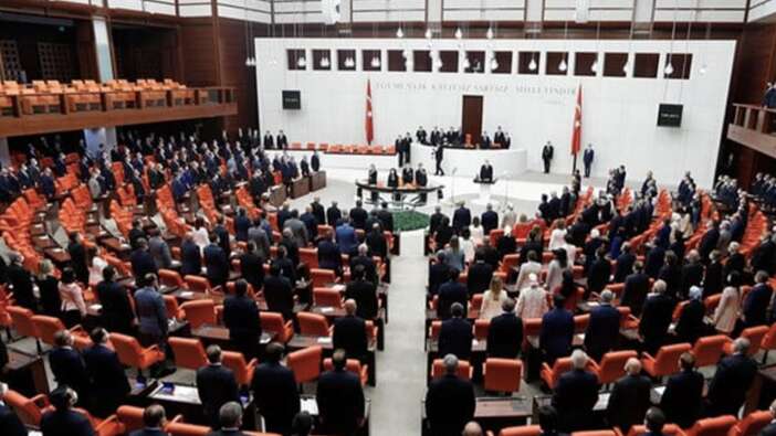 Meclis'e giren 30 yaş altındaki 5 vekilden 4'ü AK Parti'den