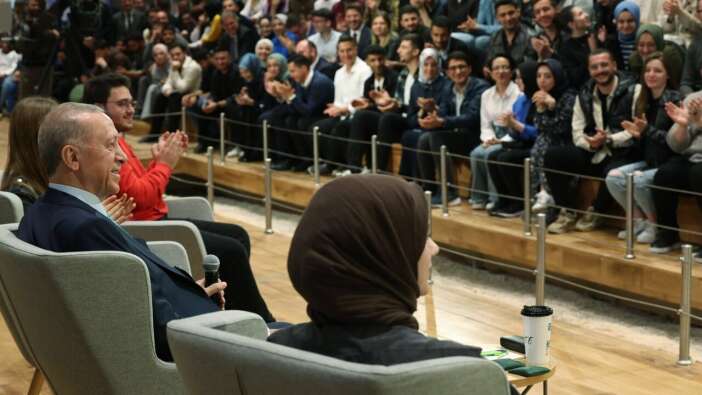 Fanatik CHP'li dedesini Recep Tayyip Erdoğan'a oy vermek için ikna etti!