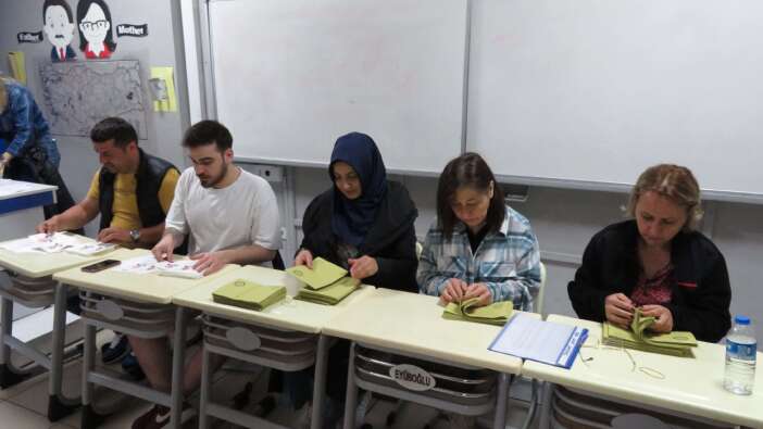 Görevliler sandık yemini ederek göreve başladı