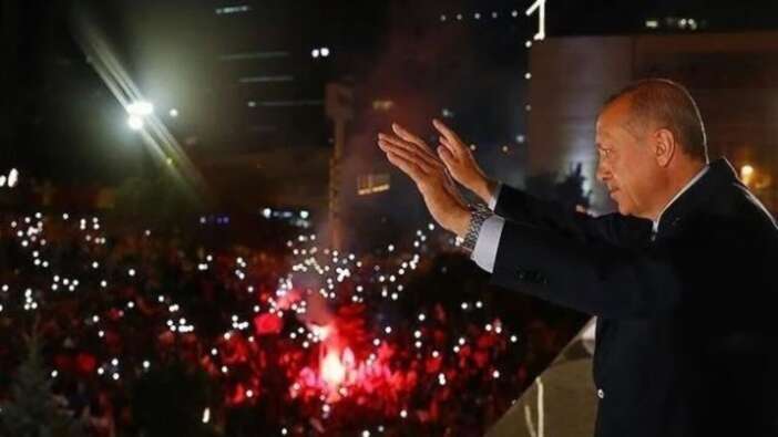 Cumhurbaşkanı Recep Tayyip Erdoğan balkon konuşmasında mesajı verdi!
