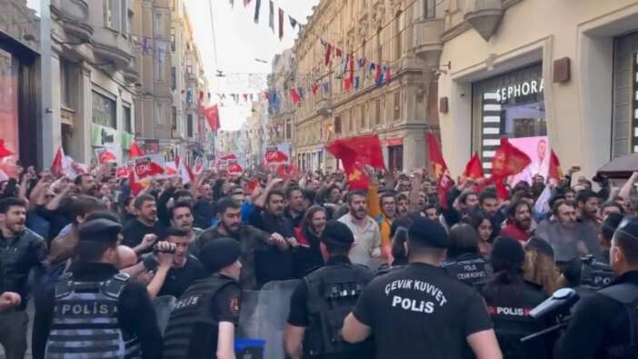 Gezi olaylarının 10. yıl dönümünde Türkiye Komünist Partili bir grup polislere saldırdı!