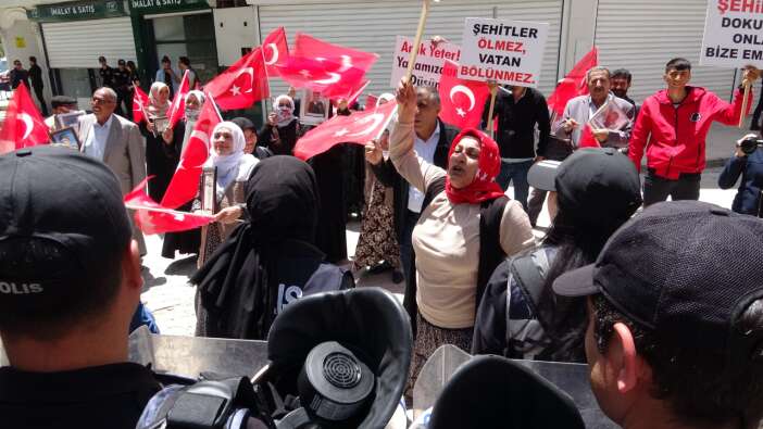 Vanlı aileler: “54 çocuğun kanına giren Demirtaş siyasetçi değildi”