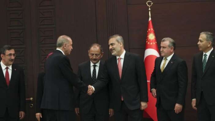 Türkiye Yüzyılı'nın ilk Dışişleri Bakanı Hakan Fidan'a yurt dışından tebrik yağmuru!