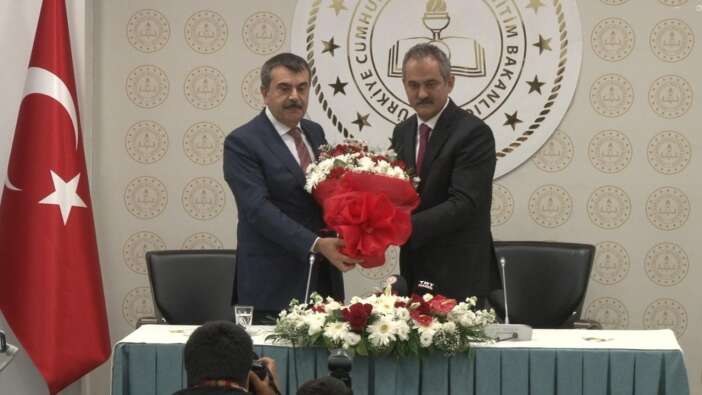 Milli Eğitim'de devir teslim! Yusuf Tekin görevi Mahmut Özer'den devraldı