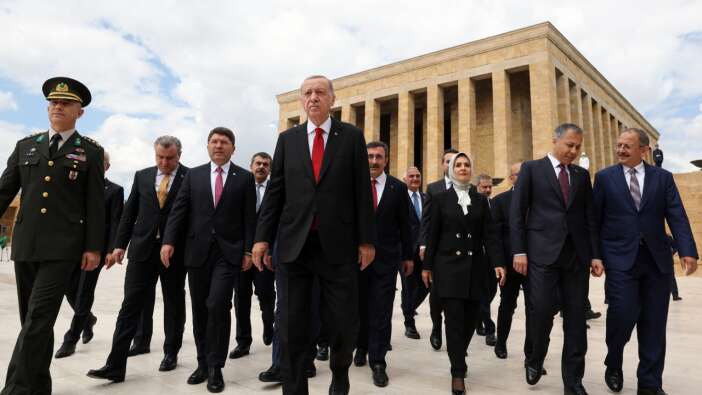Yeni Kabine ilk kez Anıtkabir'de! Erdoğan: Türkiye Yüzyılı'nın inşası hedefiyle yola çıkıyoruz!