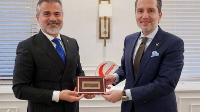 AK Parti'den istifa eden Suat Kılıç, Yeniden Refah Partisi'ne katıldı